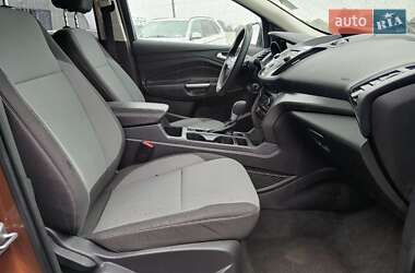 Внедорожник / Кроссовер Ford Escape 2016 в 