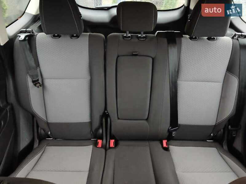 Внедорожник / Кроссовер Ford Escape 2016 в Луцке