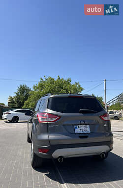 Внедорожник / Кроссовер Ford Escape 2012 в 