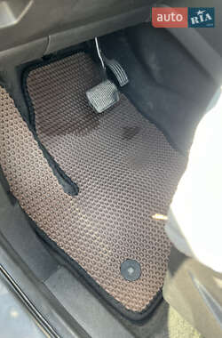 Внедорожник / Кроссовер Ford Escape 2012 в 