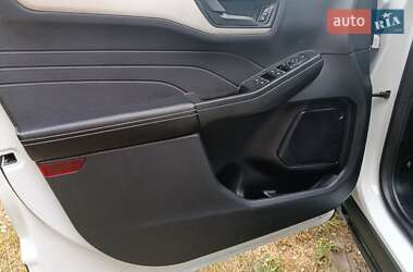 Внедорожник / Кроссовер Ford Escape 2022 в 