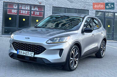 Позашляховик / Кросовер Ford Escape 2021 в 
