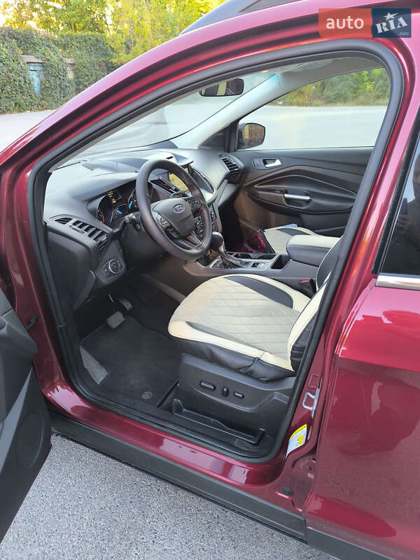 Внедорожник / Кроссовер Ford Escape 2016 в Днепре