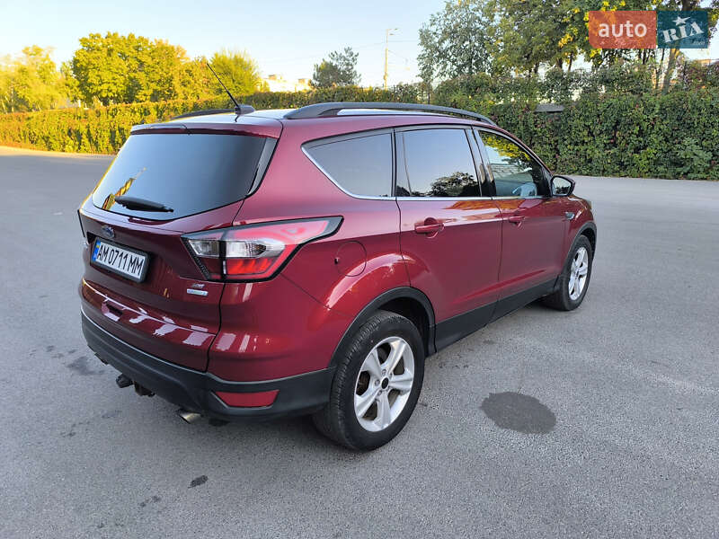 Внедорожник / Кроссовер Ford Escape 2016 в Днепре