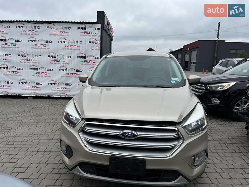 Внедорожник / Кроссовер Ford Escape 2017 в Львове