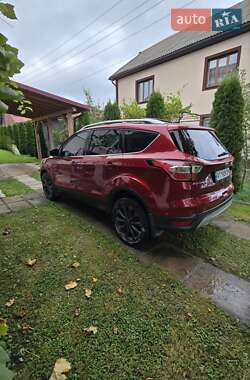 Внедорожник / Кроссовер Ford Escape 2016 в 