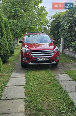 Внедорожник / Кроссовер Ford Escape 2016 в 