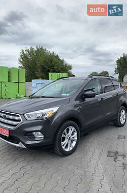 Позашляховик / Кросовер Ford Escape 2017 в Дубні