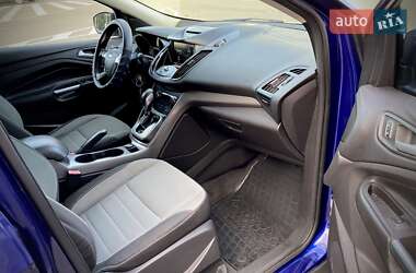 Внедорожник / Кроссовер Ford Escape 2012 в 
