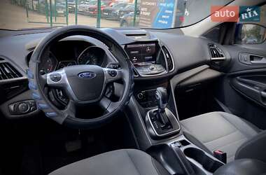 Внедорожник / Кроссовер Ford Escape 2012 в 