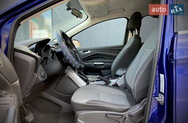 Внедорожник / Кроссовер Ford Escape 2012 в 