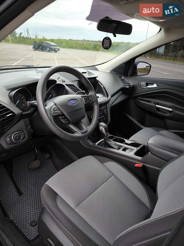 Внедорожник / Кроссовер Ford Escape 2018 в Ровно