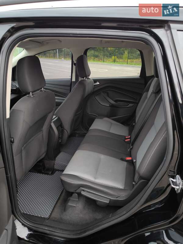 Внедорожник / Кроссовер Ford Escape 2018 в Ровно