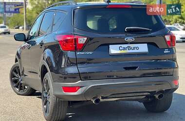 Позашляховик / Кросовер Ford Escape 2019 в 
