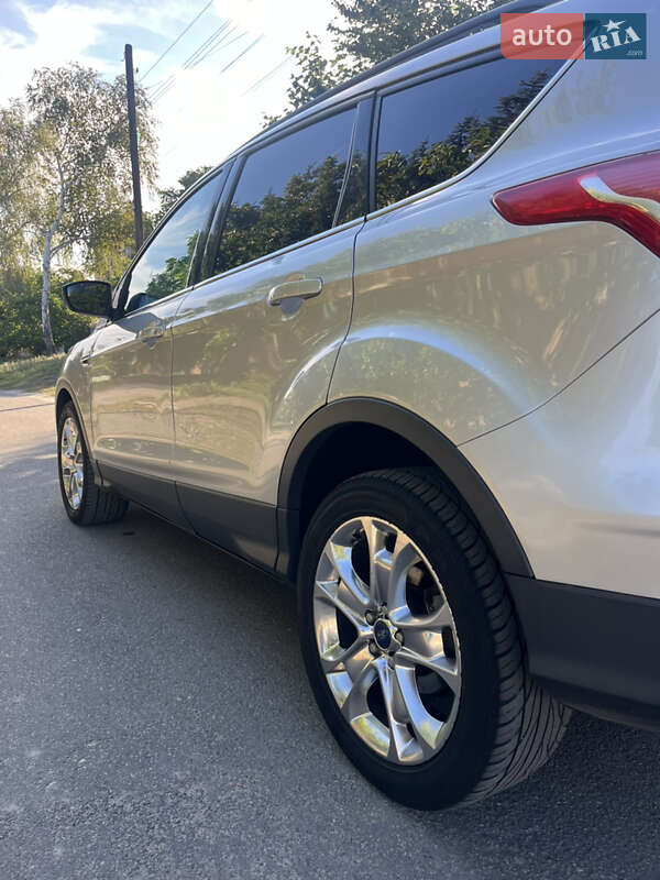 Внедорожник / Кроссовер Ford Escape 2016 в Богодухове