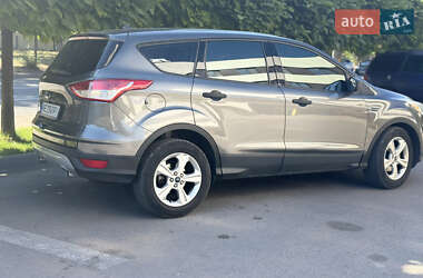 Внедорожник / Кроссовер Ford Escape 2015 в 