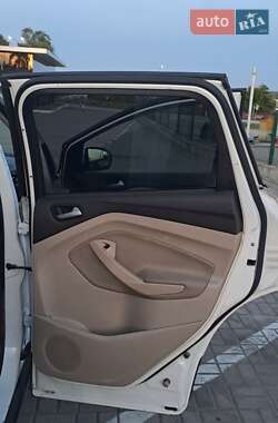 Внедорожник / Кроссовер Ford Escape 2012 в 