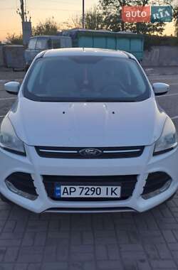Внедорожник / Кроссовер Ford Escape 2012 в 