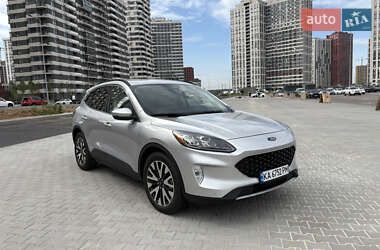 Внедорожник / Кроссовер Ford Escape 2020 в 