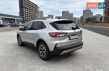 Внедорожник / Кроссовер Ford Escape 2020 в 