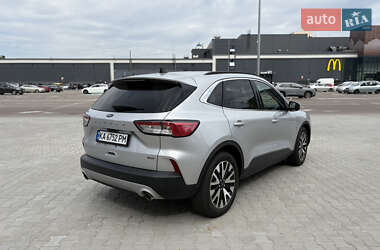 Внедорожник / Кроссовер Ford Escape 2020 в 