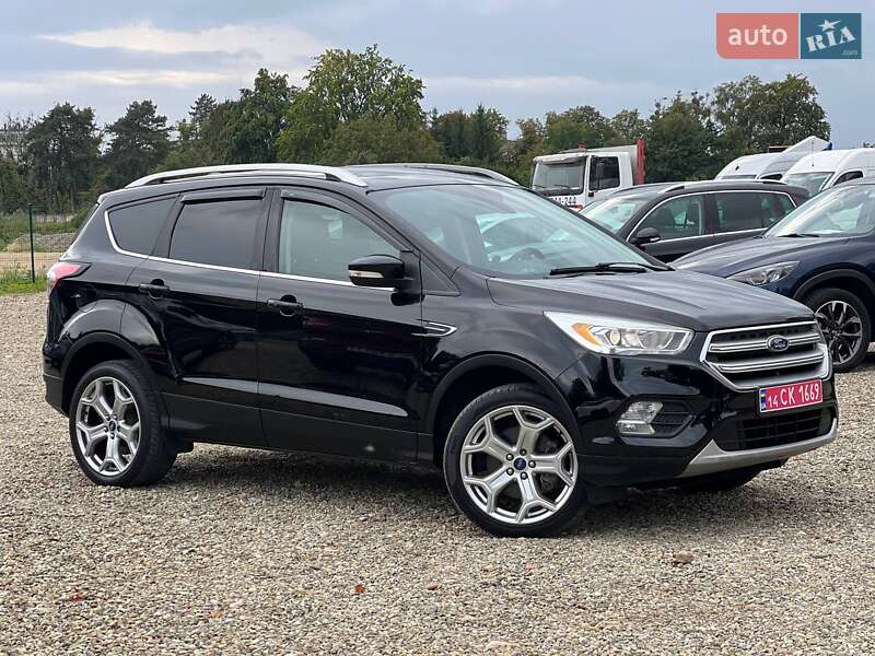 Внедорожник / Кроссовер Ford Escape 2017 в Стрые