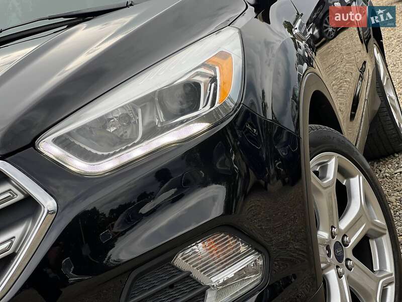 Внедорожник / Кроссовер Ford Escape 2017 в Стрые