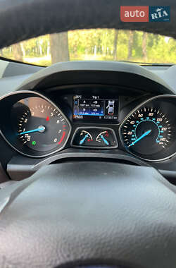 Внедорожник / Кроссовер Ford Escape 2014 в 