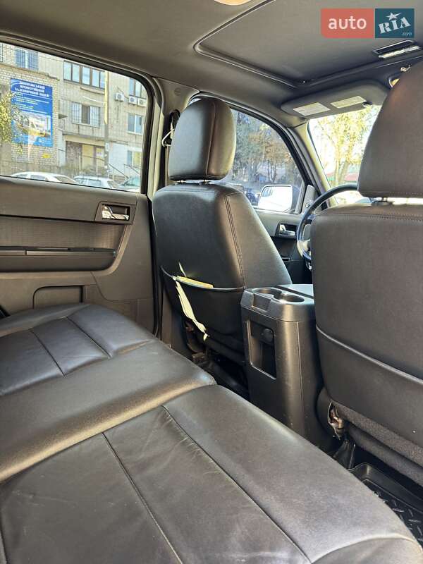 Внедорожник / Кроссовер Ford Escape 2011 в Днепре