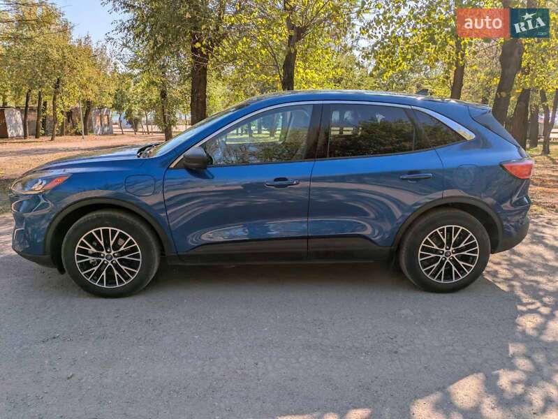Внедорожник / Кроссовер Ford Escape 2022 в 