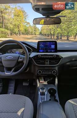 Внедорожник / Кроссовер Ford Escape 2022 в 