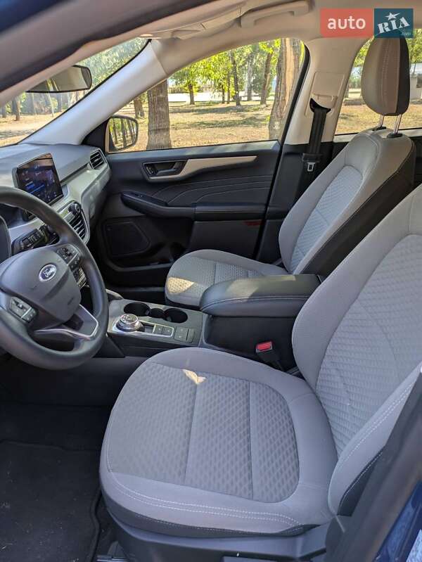 Позашляховик / Кросовер Ford Escape 2022 в Кривому Розі