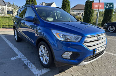 Внедорожник / Кроссовер Ford Escape 2019 в Киеве