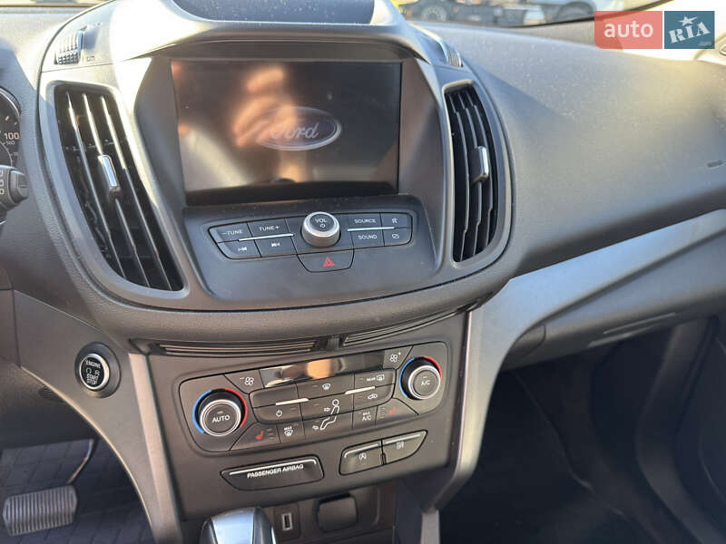 Внедорожник / Кроссовер Ford Escape 2019 в Киеве