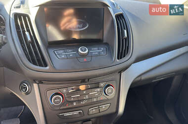 Внедорожник / Кроссовер Ford Escape 2019 в 