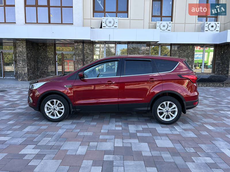 Внедорожник / Кроссовер Ford Escape 2018 в Черкассах