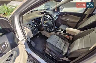 Внедорожник / Кроссовер Ford Escape 2017 в 