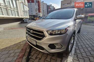 Внедорожник / Кроссовер Ford Escape 2017 в 