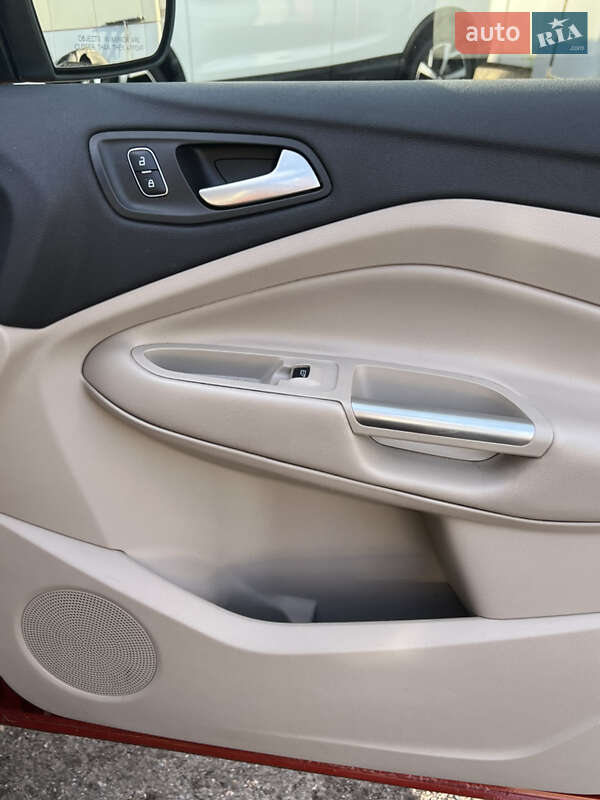 Внедорожник / Кроссовер Ford Escape 2018 в Одессе