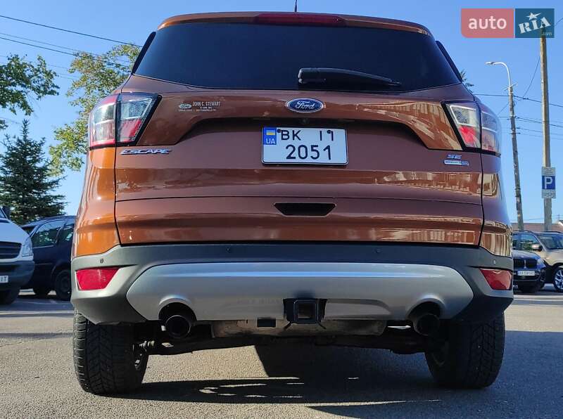 Внедорожник / Кроссовер Ford Escape 2017 в Ровно
