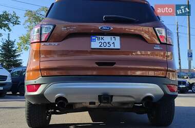 Внедорожник / Кроссовер Ford Escape 2017 в 