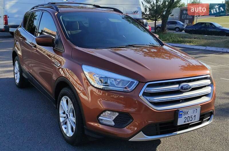 Внедорожник / Кроссовер Ford Escape 2017 в Ровно
