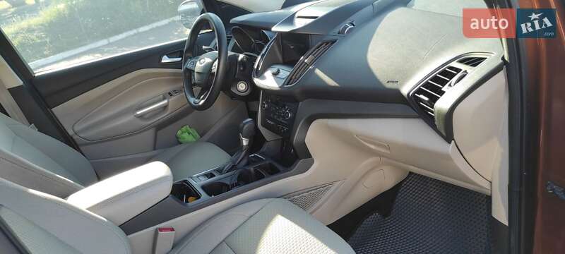 Внедорожник / Кроссовер Ford Escape 2017 в Ровно