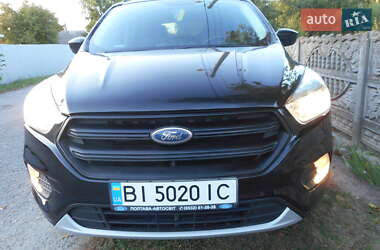 Внедорожник / Кроссовер Ford Escape 2017 в Пирятине