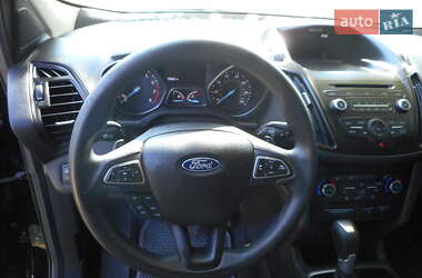 Внедорожник / Кроссовер Ford Escape 2017 в 