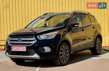 Внедорожник / Кроссовер Ford Escape 2017 в 