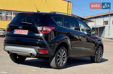 Внедорожник / Кроссовер Ford Escape 2017 в 