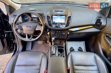 Внедорожник / Кроссовер Ford Escape 2017 в 