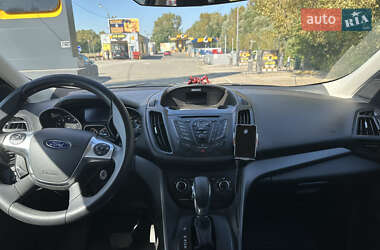Позашляховик / Кросовер Ford Escape 2014 в 
