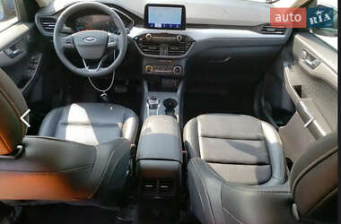 Внедорожник / Кроссовер Ford Escape 2020 в 